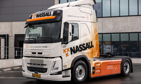 Eerste Volvo FM Electric voor Nassau Sneltransport 