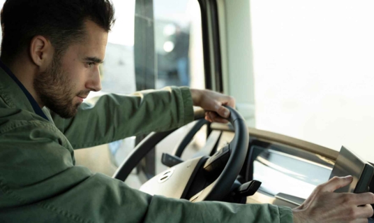 Verplicht een landcode invoeren in de tachograaf: vragen en antwoorden