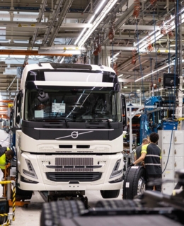 Volvo schaalt serieproductie elektrische trucks in Gent op