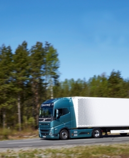 Nieuw rapport - Hoge druk op de transportsector om over te schakelen op elektrisch vervoer