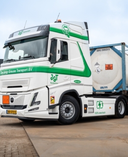 Primeur: ADR-transport kan nu ook met Volvo FH Aero Electric