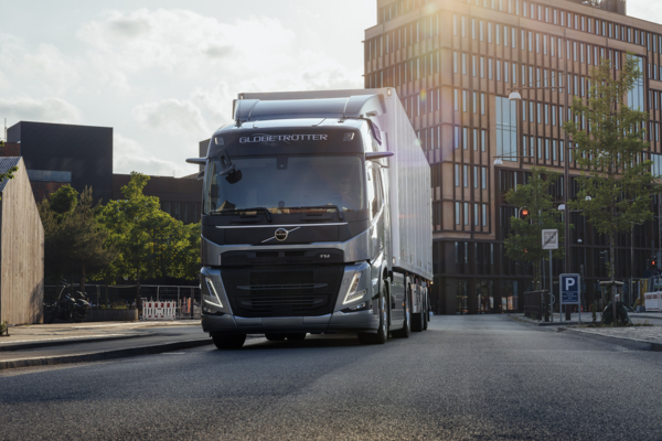 bluekens-volvo-fm-heftruck